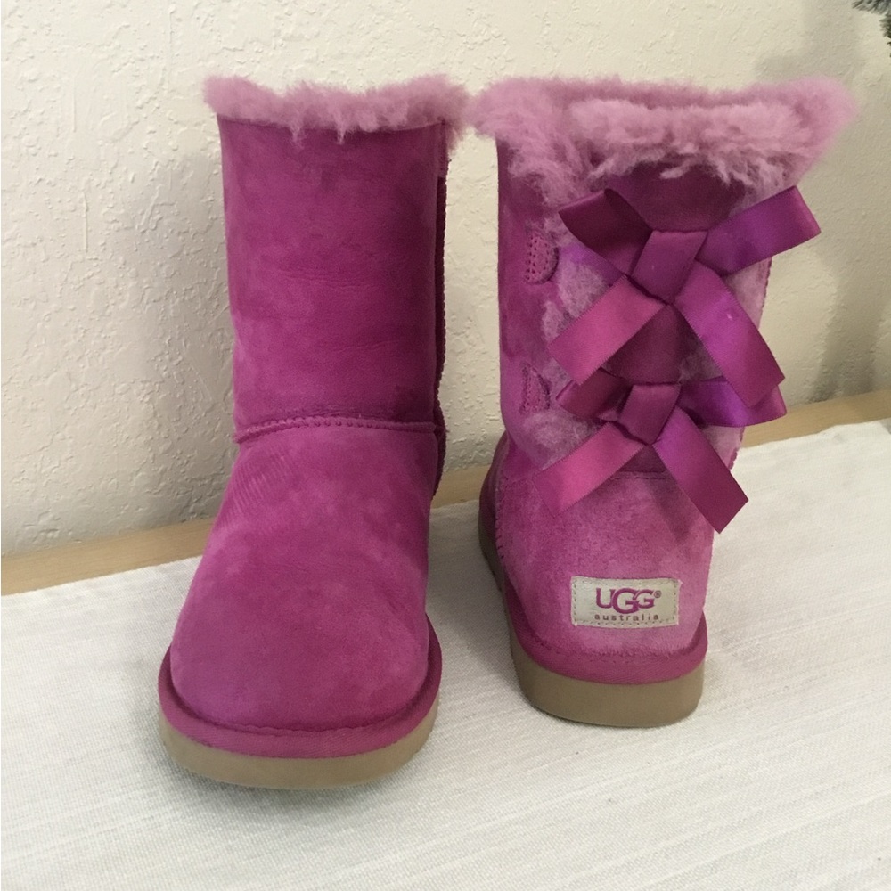 Ugg Australia Bailey Bow Pink Suede Sheepskin Boots Women's Size 6